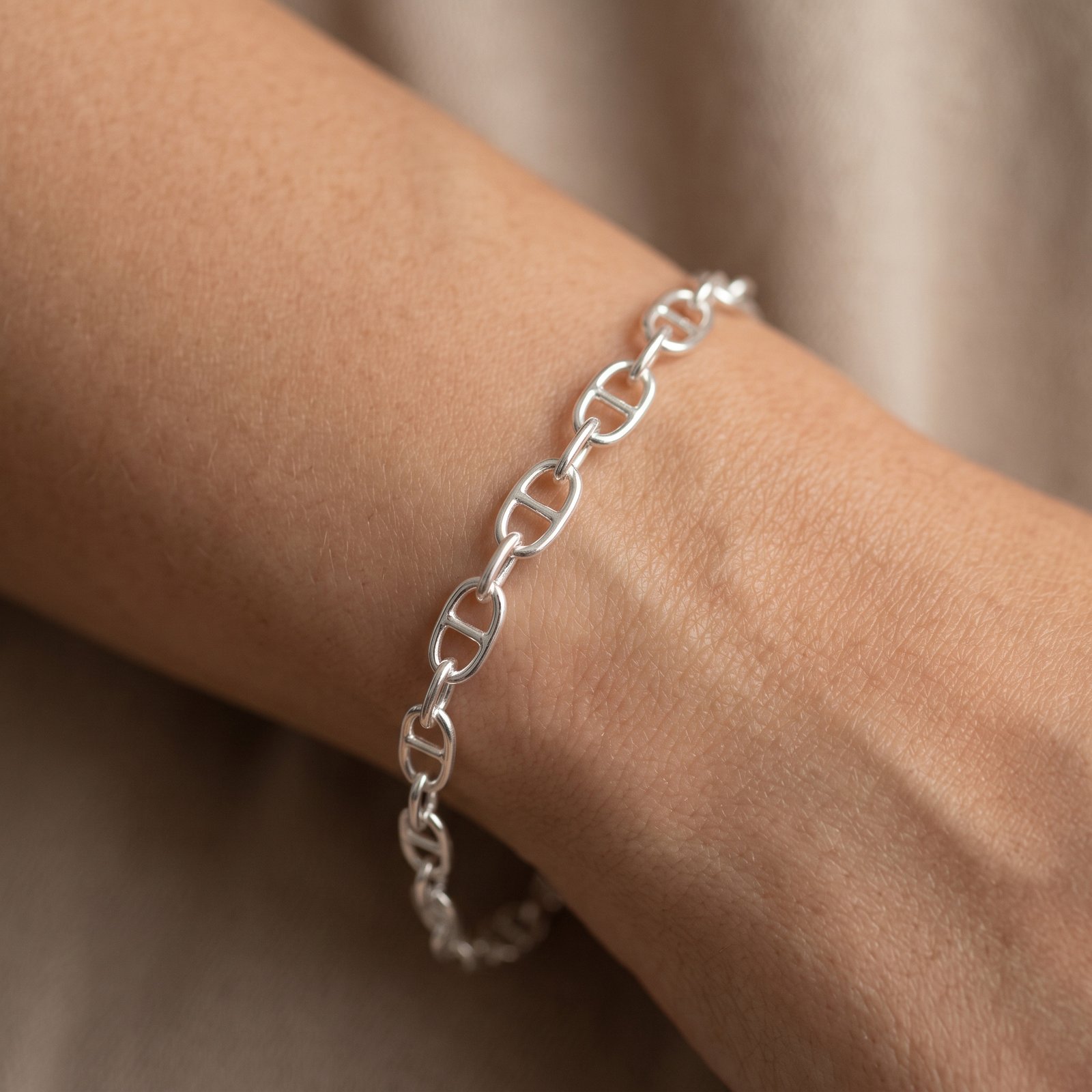 Silver Elegant Bracelet Chain - Image 2